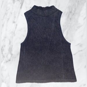 Eye Candy Sleeveless tank!